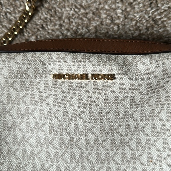 MK Cross Body Purse - Picture 2 of 3